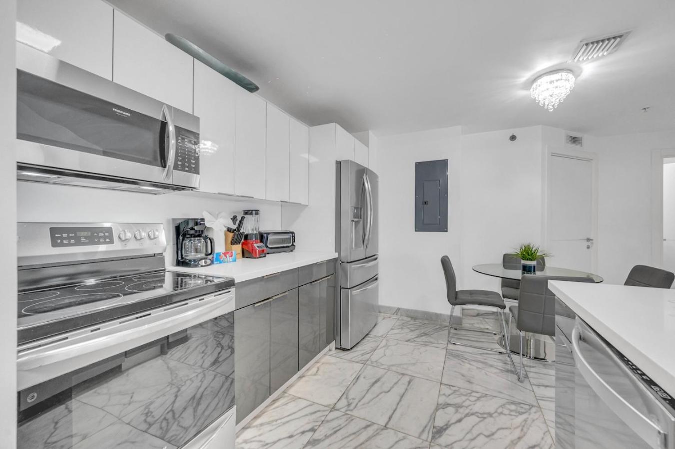 Subtle 2 Bed In Edgewater Near Downtown With Free Parking Apartment Miami Luaran gambar