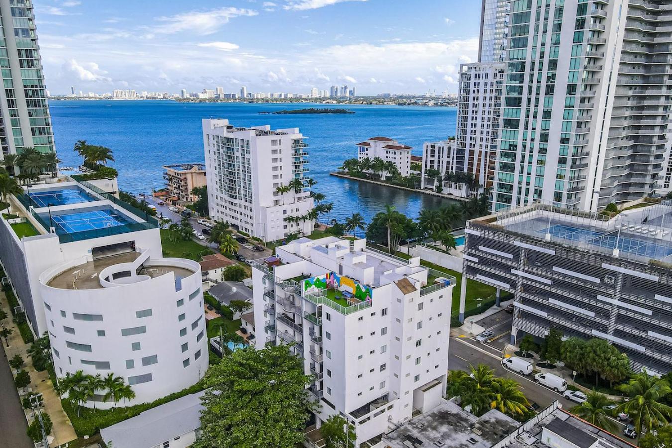 Subtle 2 Bed In Edgewater Near Downtown With Free Parking Apartment Miami Luaran gambar