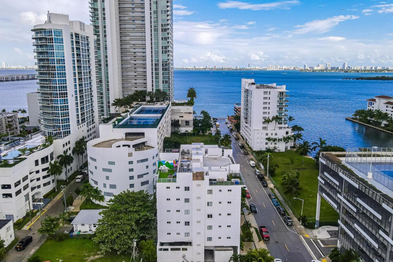 Subtle 2 Bed In Edgewater Near Downtown With Free Parking Apartment Miami Luaran gambar