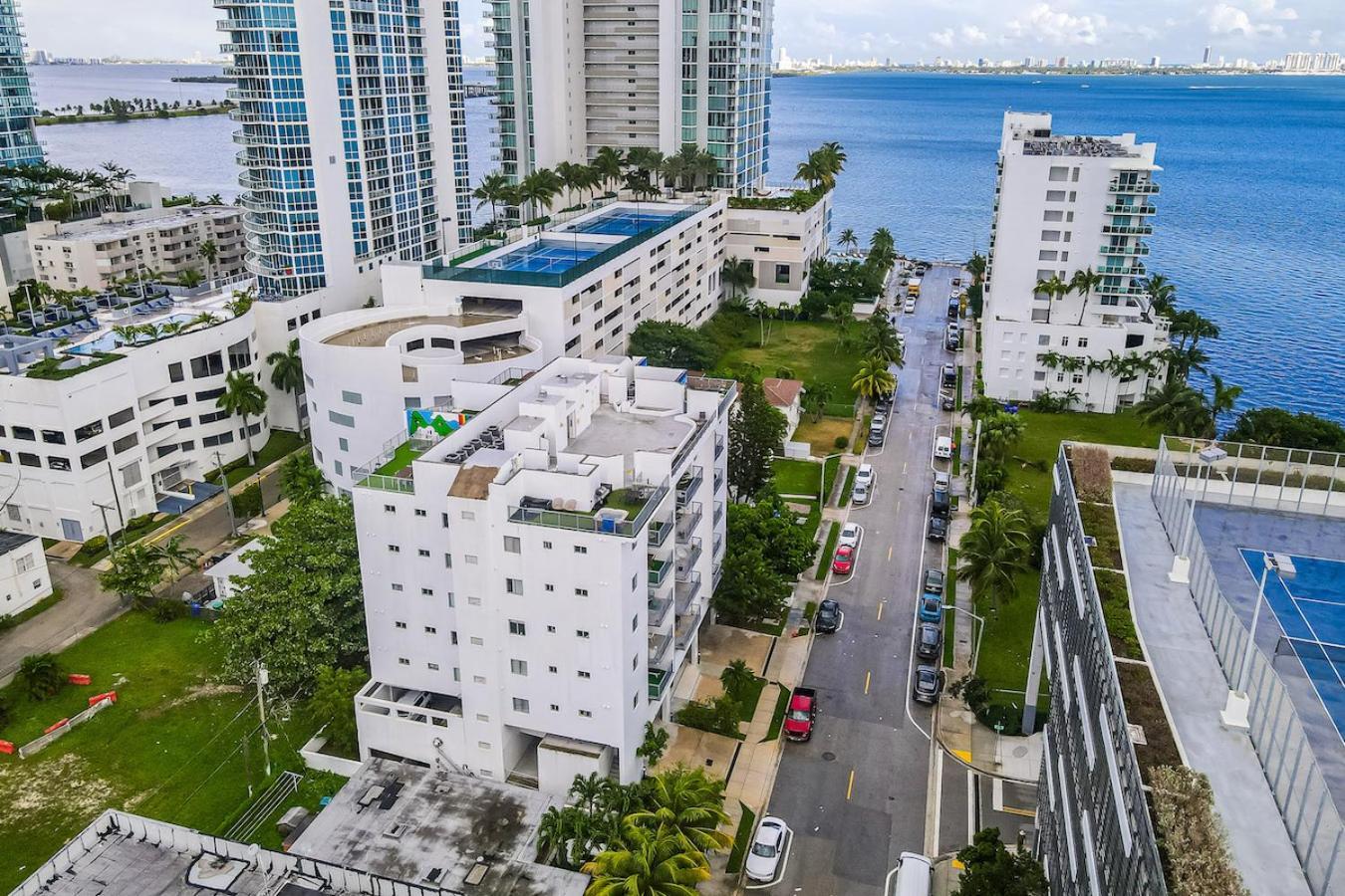 Subtle 2 Bed In Edgewater Near Downtown With Free Parking Apartment Miami Luaran gambar